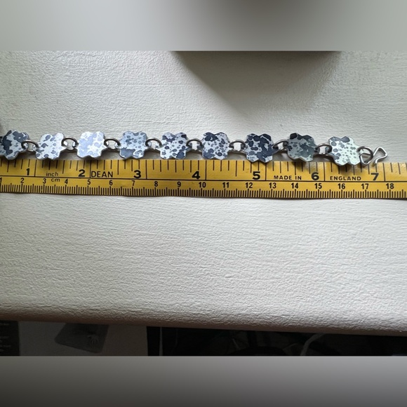 Anodized aluminum bracelet-7” Free with purchase - Picture 2 of 2